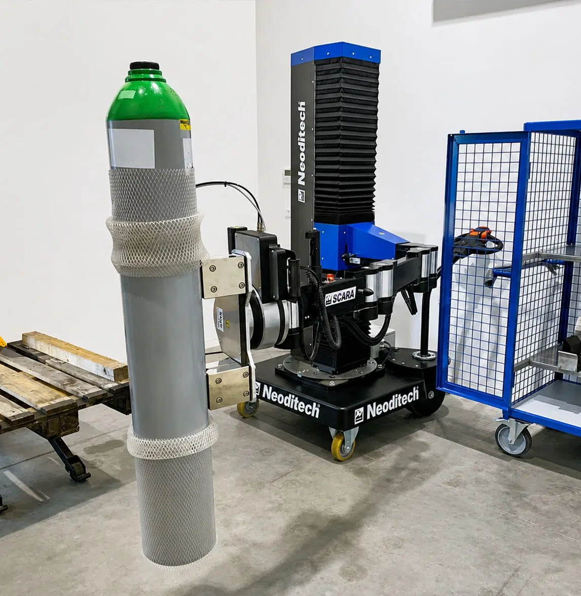 Handling a gas cylinder using the SCARA TITAN manipulator arm fitted with a pneumatic magnet lifting beam