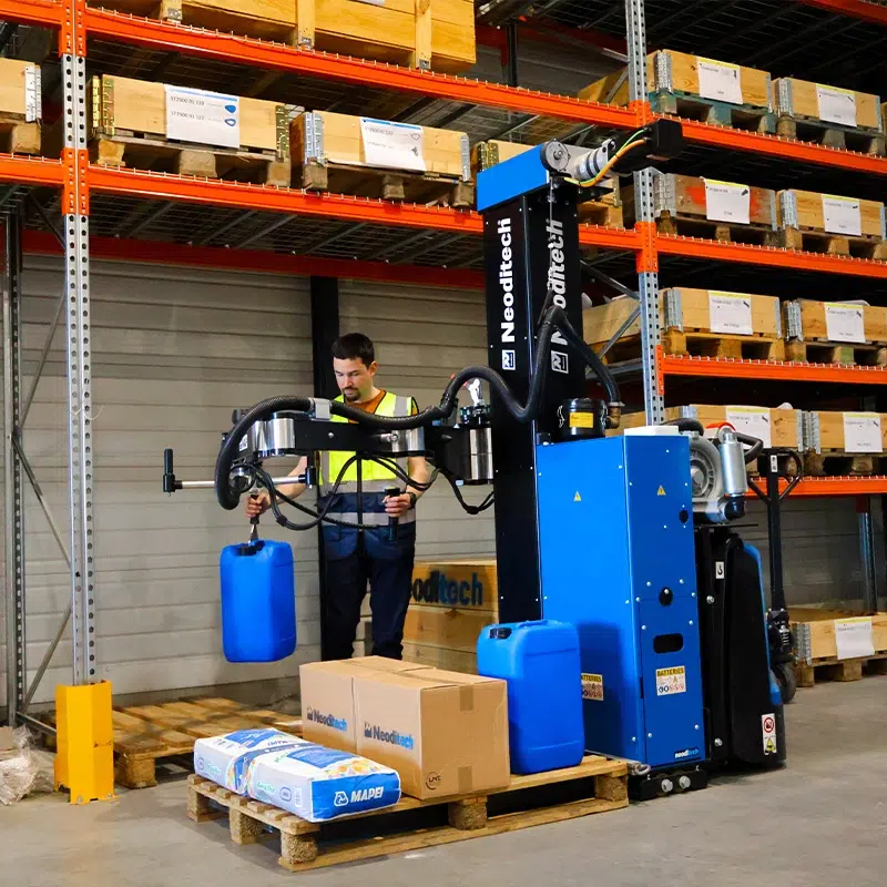 manutention par secteur d'activité - Picking sous des lisses avec le Préparateur de commandes mobile de Neoditech