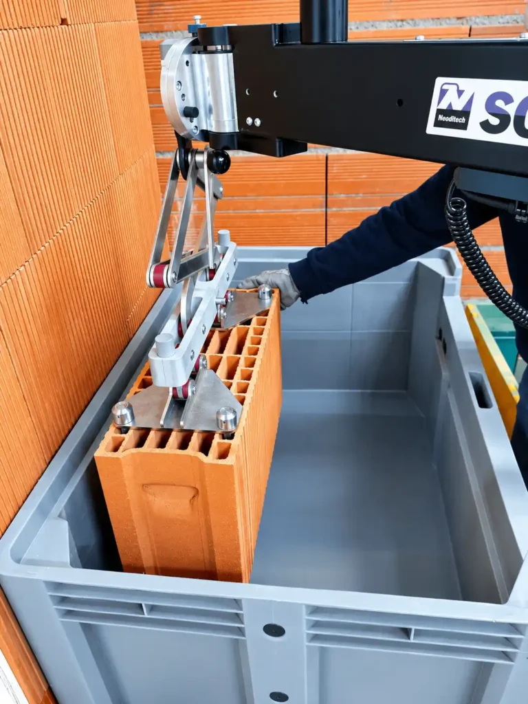 Construction industry material handling: handling a brick using the Neoditech SCARA manipulator arm