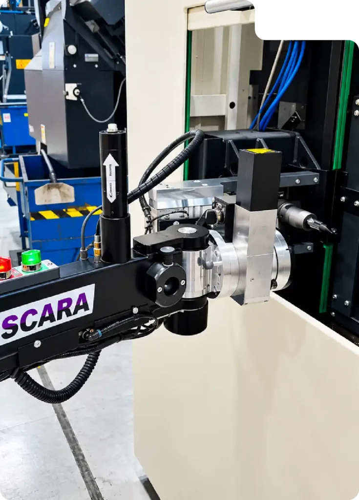 Agricultural machinery material handling: Neoditech SCARA PARTS manipulator arm handling an HSK-100 tool