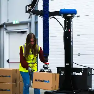 Neoditech Mobile Jib Crane, an industrial manipulator, in logistics